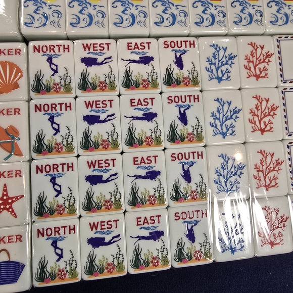 Island Vacation /  Hawaii / Caribbean / Mexico Mahjong Set with Kelly Green Back - Picture 5 of 10